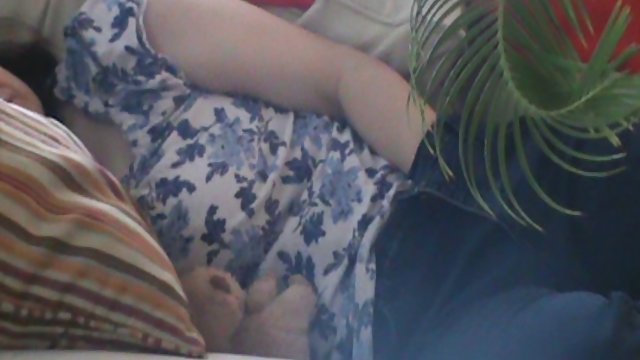 夏天就喜欢裸体女在他妈的故事